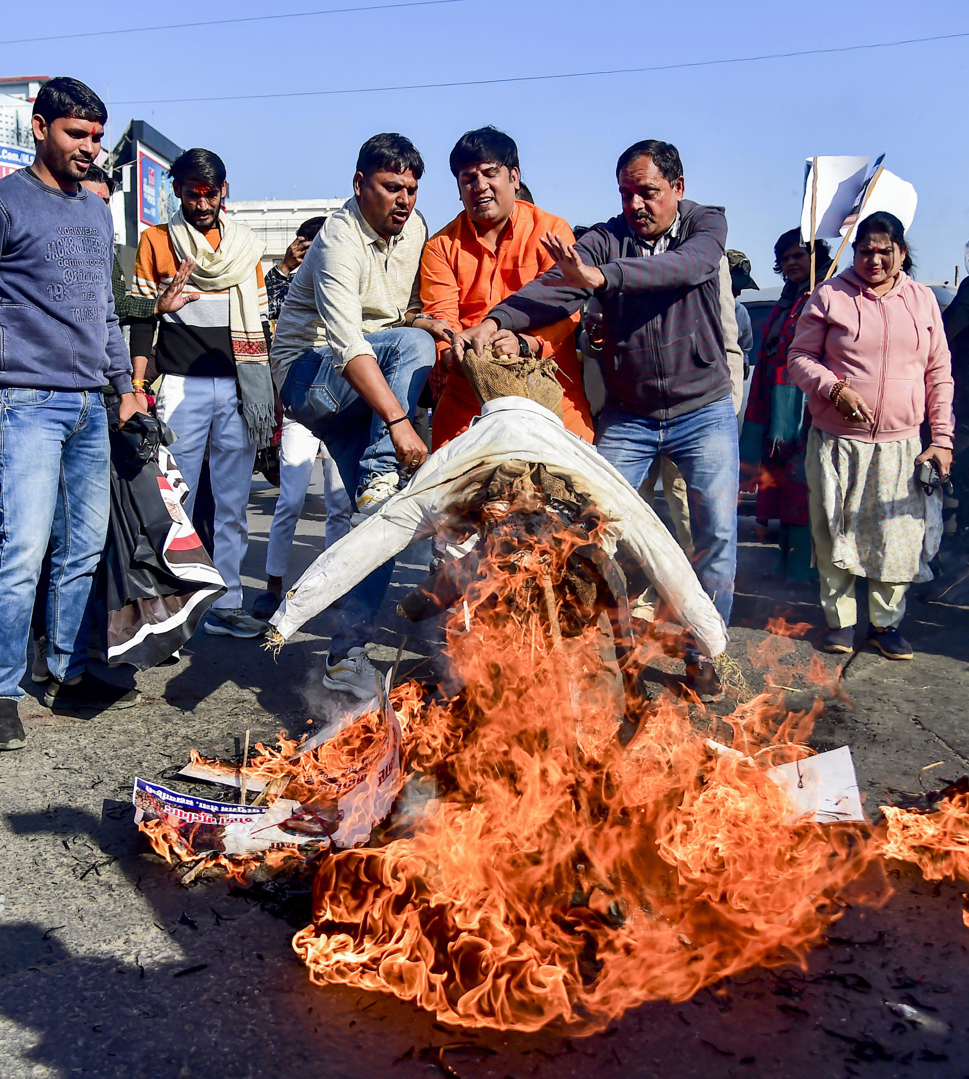 BJP welcomes Centre's directive to Netflix to remove 'Ghooskhor Pandat ...