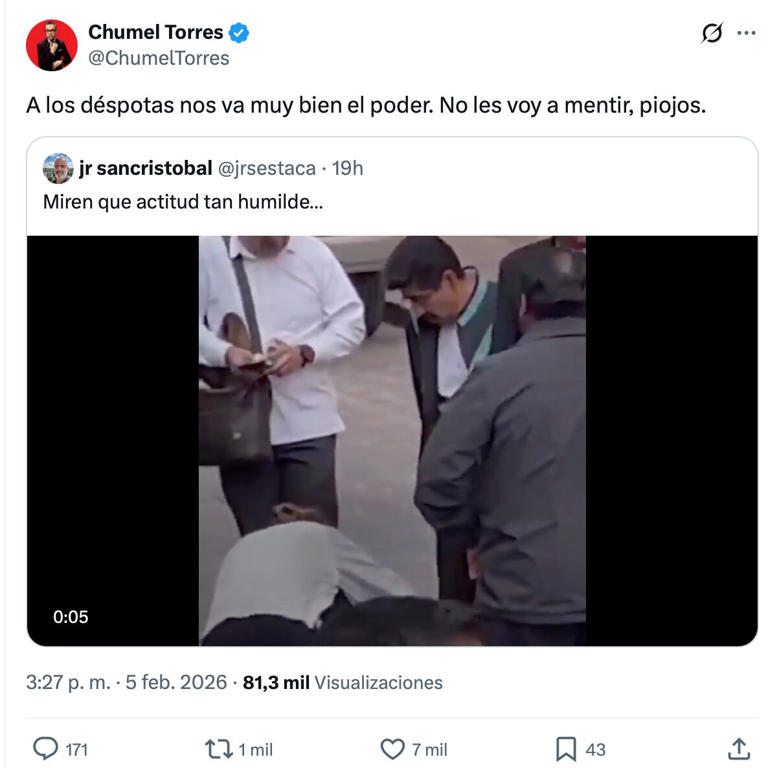 Chumel Torres reacciona a video donde limpian los zapatos a Hugo Aguilar. Foto: Captura de pantalla