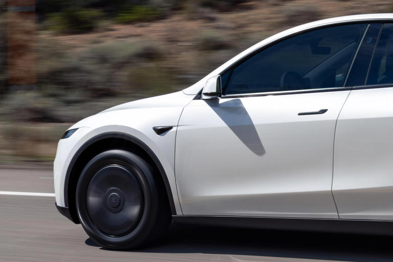 2026 Tesla Model Y Standard review: Quick drive