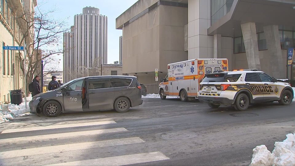 Pittsburgh police search for suspect in hammer assault after vehicle ...