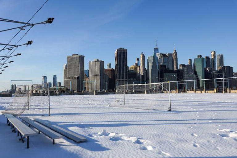 East Coast braces for winter storm with up to 10 inches of snow and ...