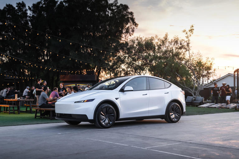 2026 Tesla Model Y Standard review: Quick drive