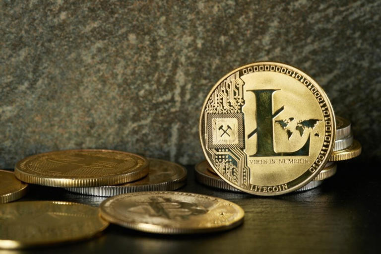 Litecoin gains as Bitcoin recovery lifts altcoins