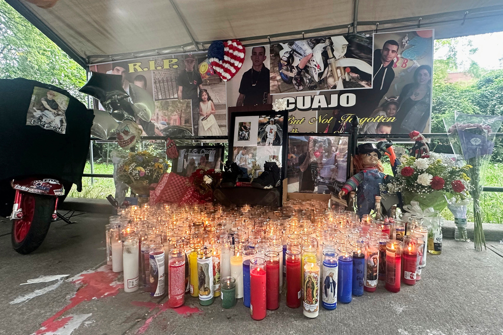 New York City police officer convicted of manslaughter in cooler throwing death<br>