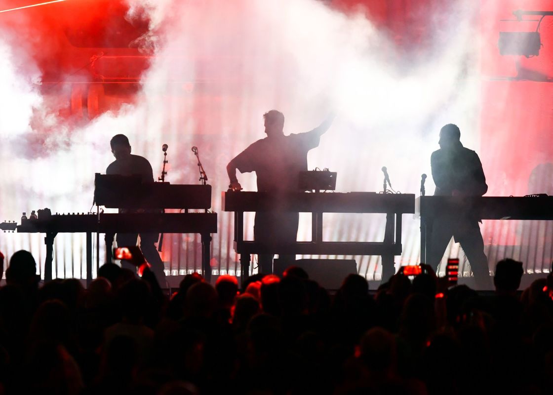 '90s rock band announces new member amid US tour