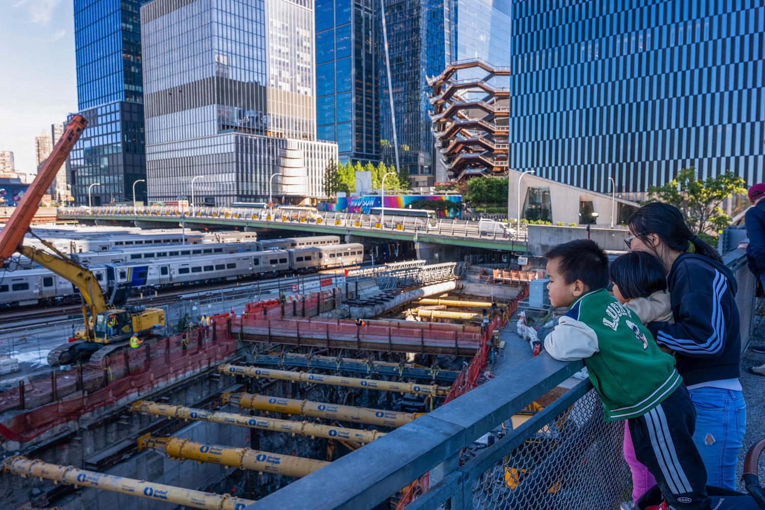 Judge rules in favor of New York and New Jersey for now in $16B tunnel fight with Trump<br><br>