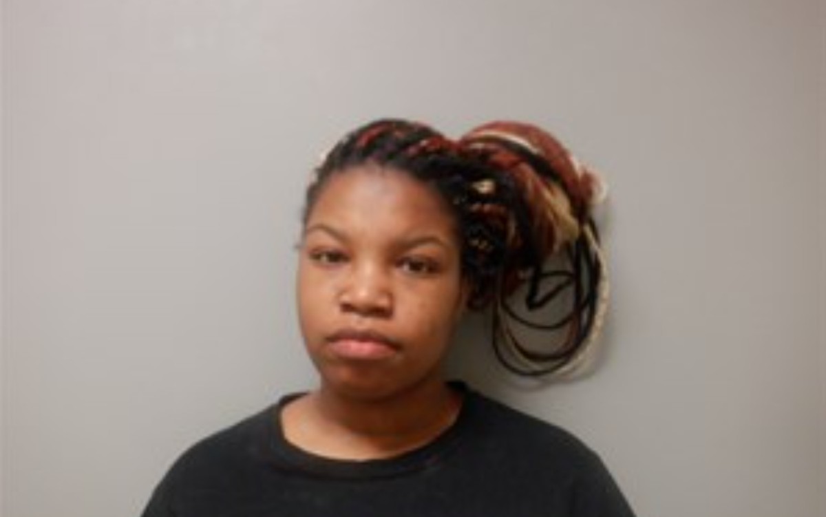 Mom arrested after child called 911 to report that she was 'gone'