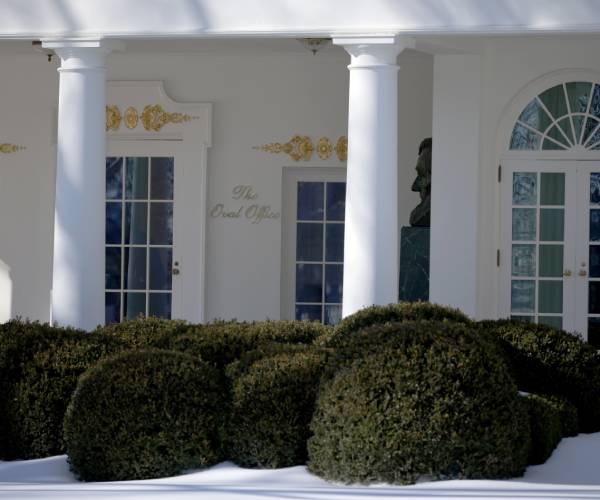 Democrat govs blocked from attending White House meeting<br><br>