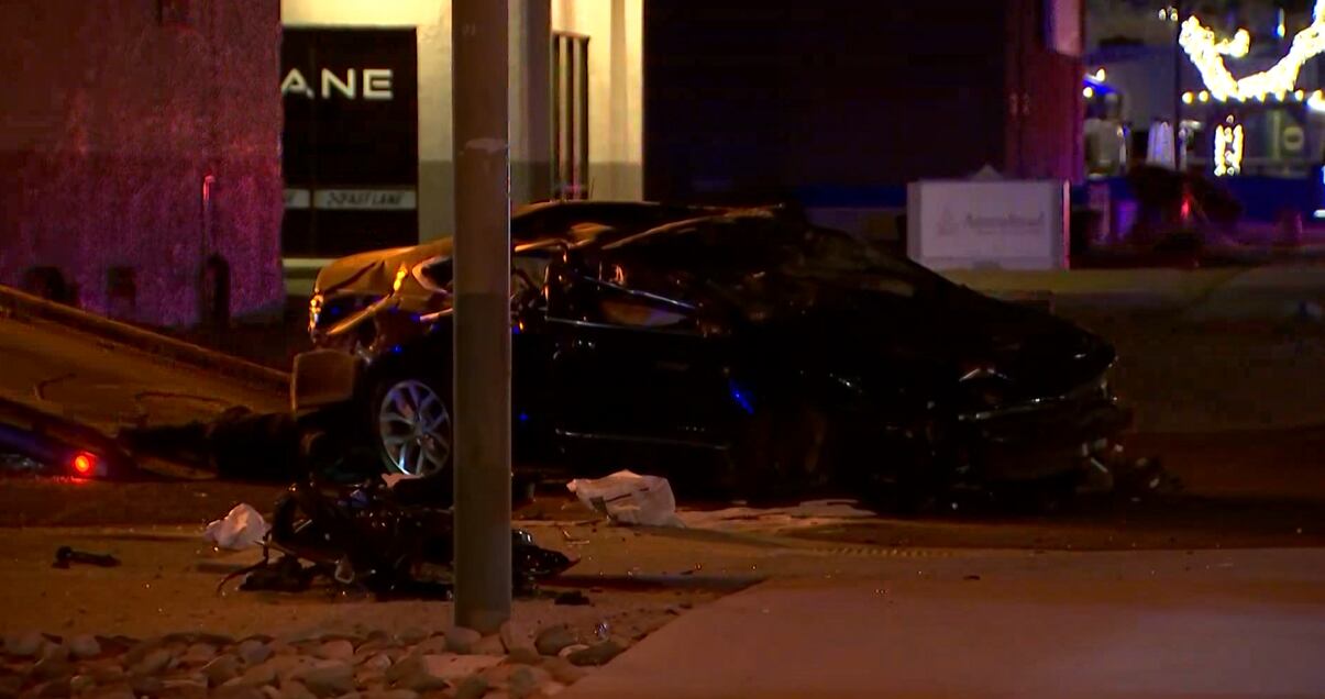 Police ID driver killed after crashing into pole in Scottsdale