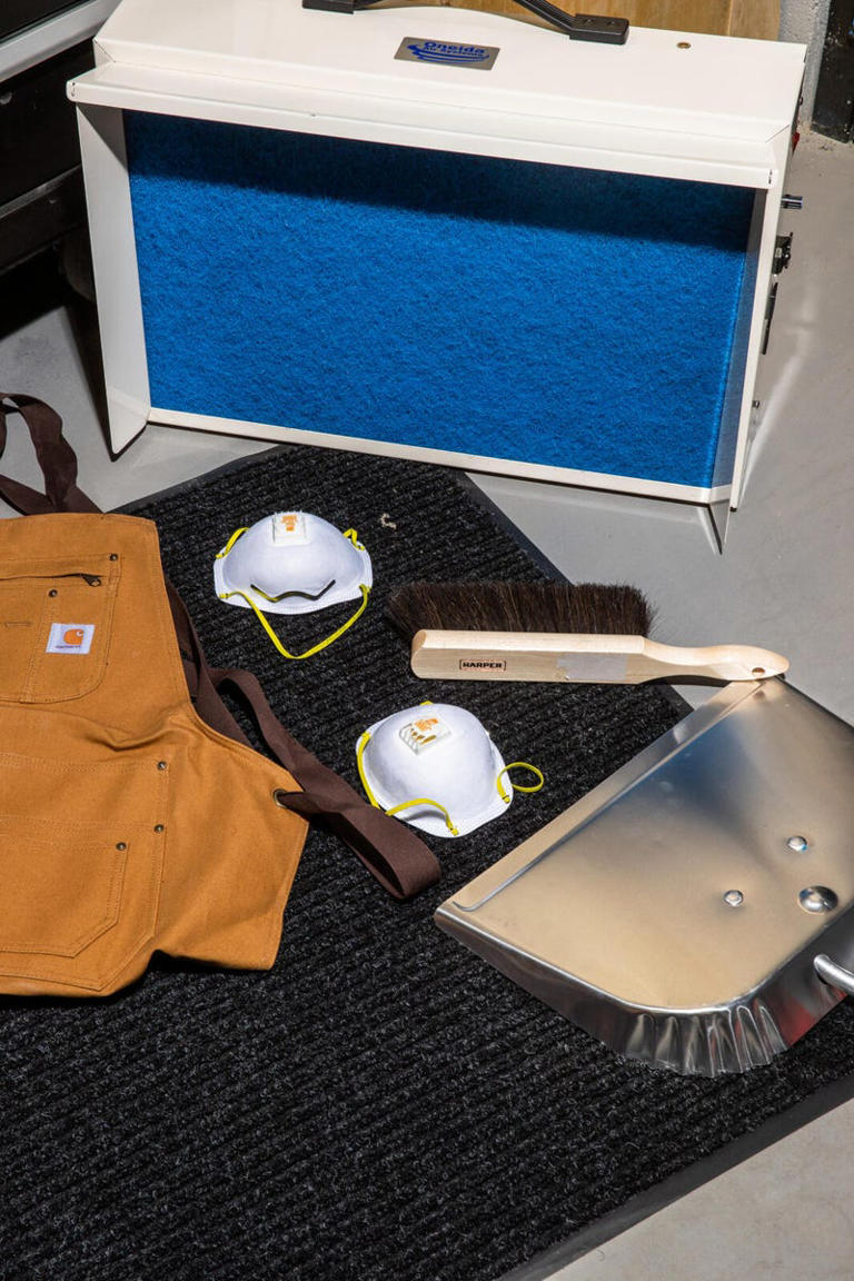 Fine dust particles in your workshop are damaging your eyes and lungs ...