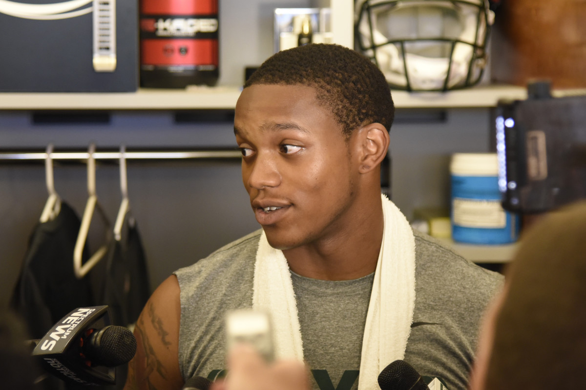 Former NFL first-round pick charged with murder, held without bond after girlfriend’s death<br>