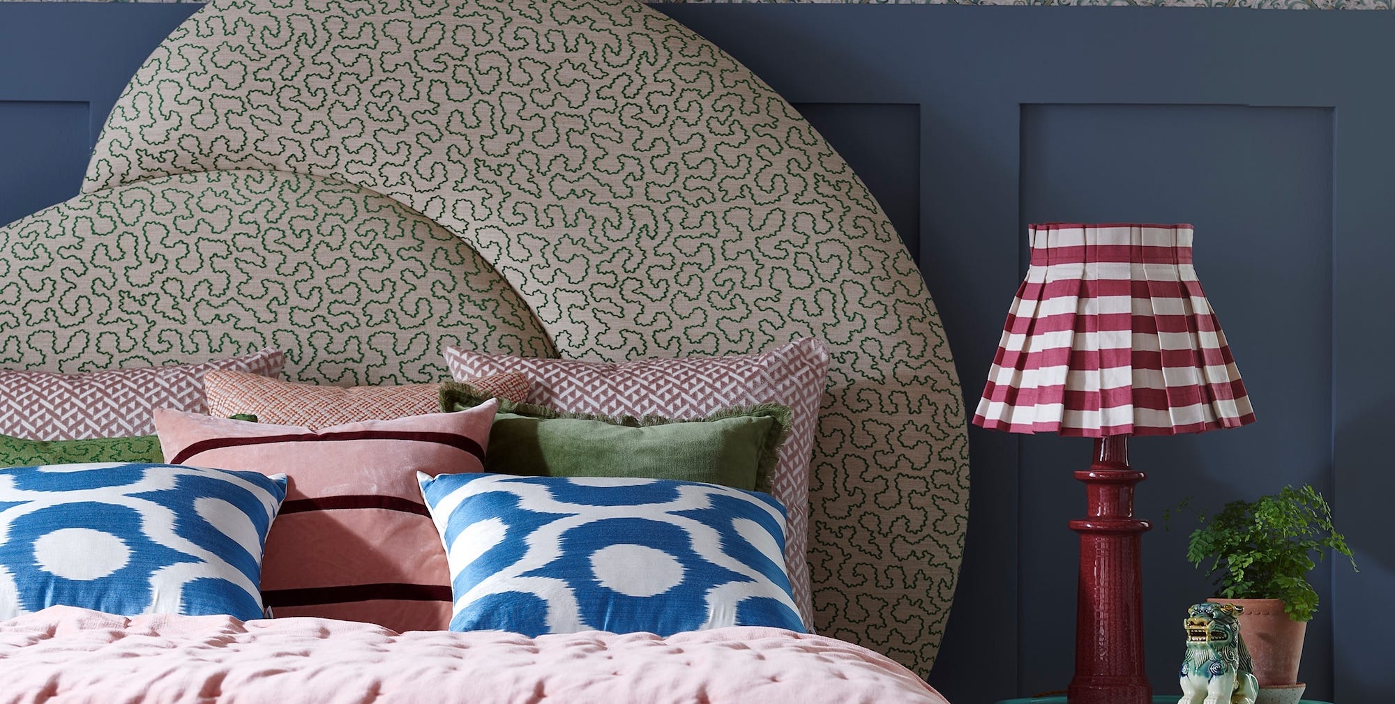 Statement headboards are one of the biggest bedroom trends in 2026 ...