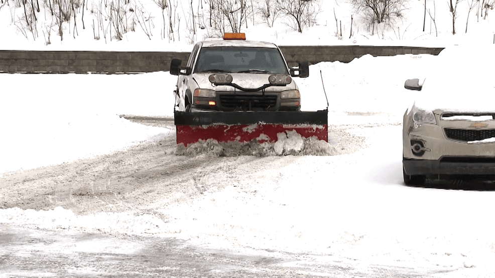 Snowfall causes chaos in Columbus as drivers struggle to navigate roads
