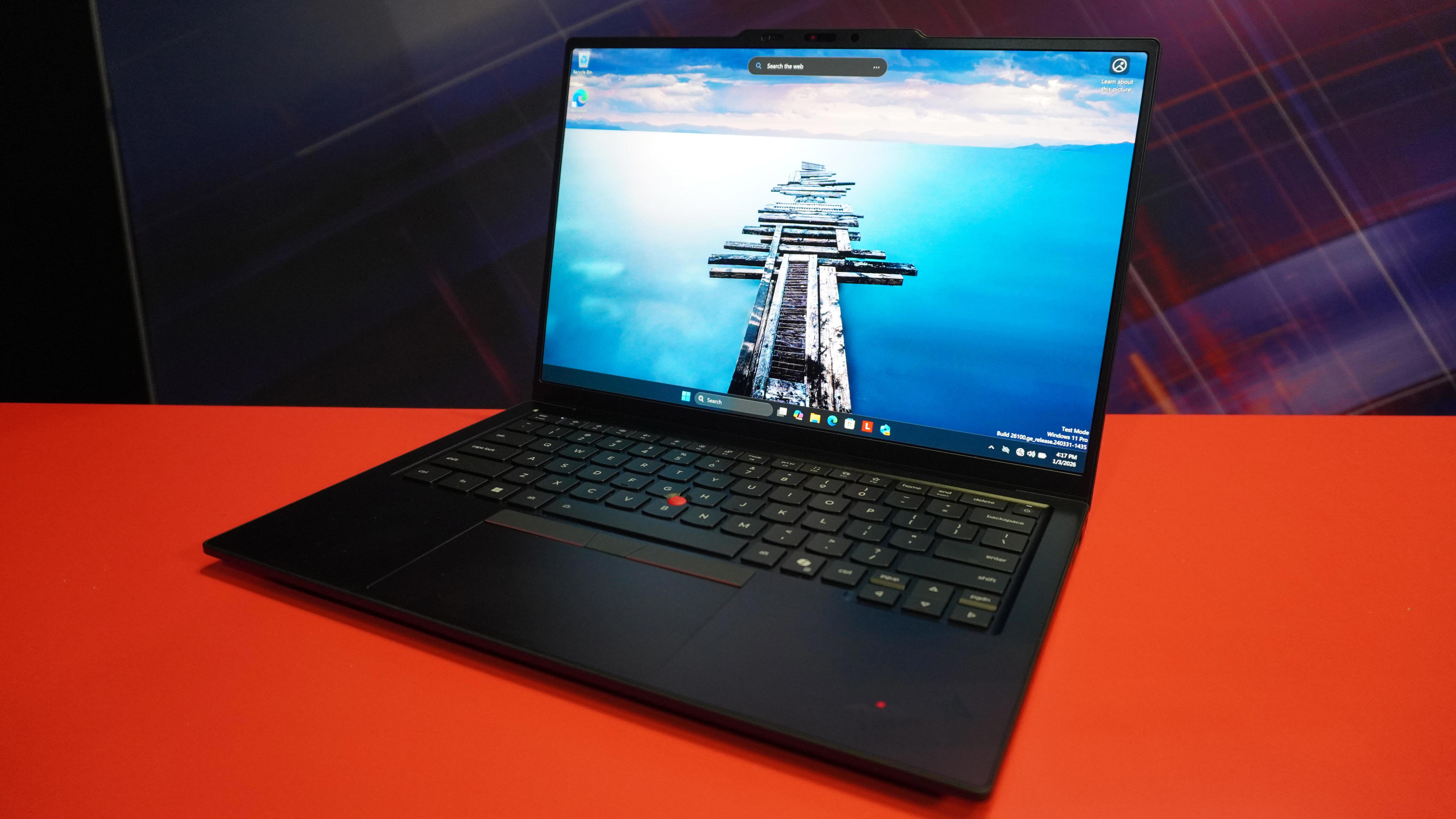 Lenovo showed me its new ThinkPad X1 Carbon, and I didn't see this year ...