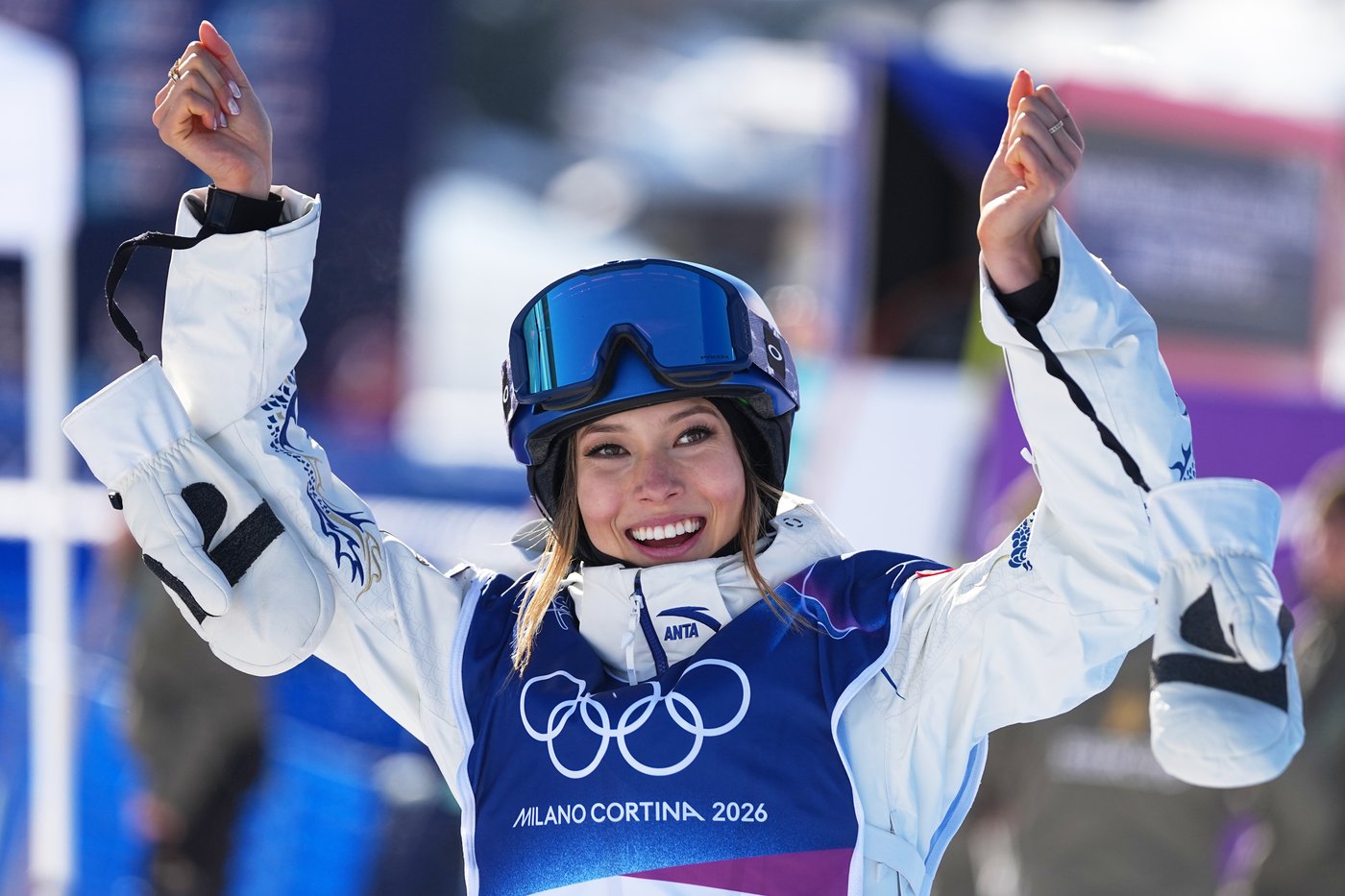 Eileen Gu overcomes an early fall in slopestyle to keep her Olympic ...