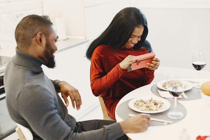 10 things happy couples do without thinking