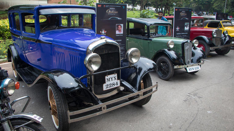 Beautiful view of Pretty Romance 1930 Cars