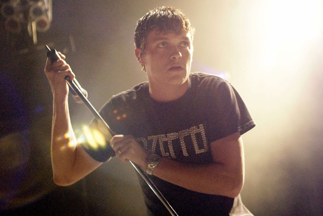 Brad Arnold, 3 Doors Down 'Kryptonite' singer, dies at 47, months after ...