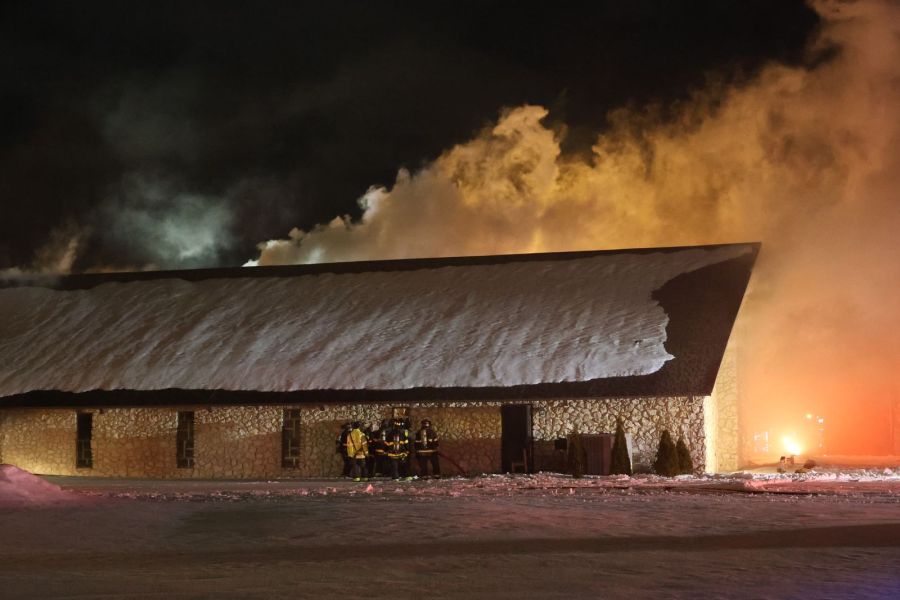 IFD battles large church fire in Beech Grove