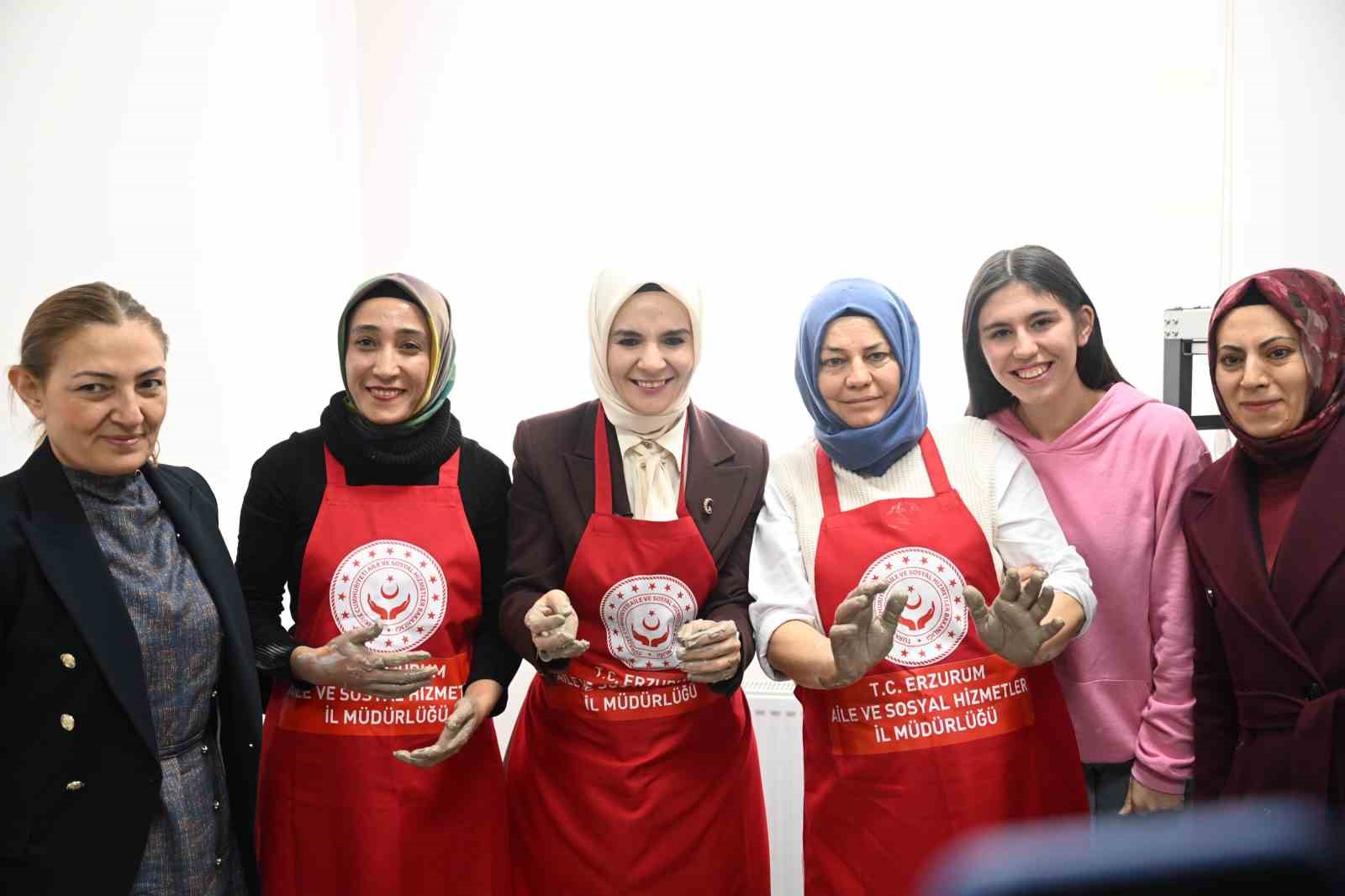 AİLE VE SOSYAL HİZMETLER BAKANI MAHİNUR ÖZDEMİR GÖKTAŞ, ERZURUM'DA ENGELLİ AKTİF YAŞAM MERKEZİ'NİN AÇILIŞINA KATILDI