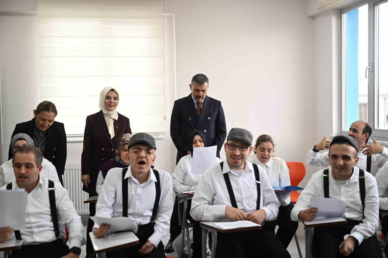 AİLE VE SOSYAL HİZMETLER BAKANI MAHİNUR ÖZDEMİR GÖKTAŞ, ERZURUM'DA ENGELLİ AKTİF YAŞAM MERKEZİ'NİN AÇILIŞINA KATILDI