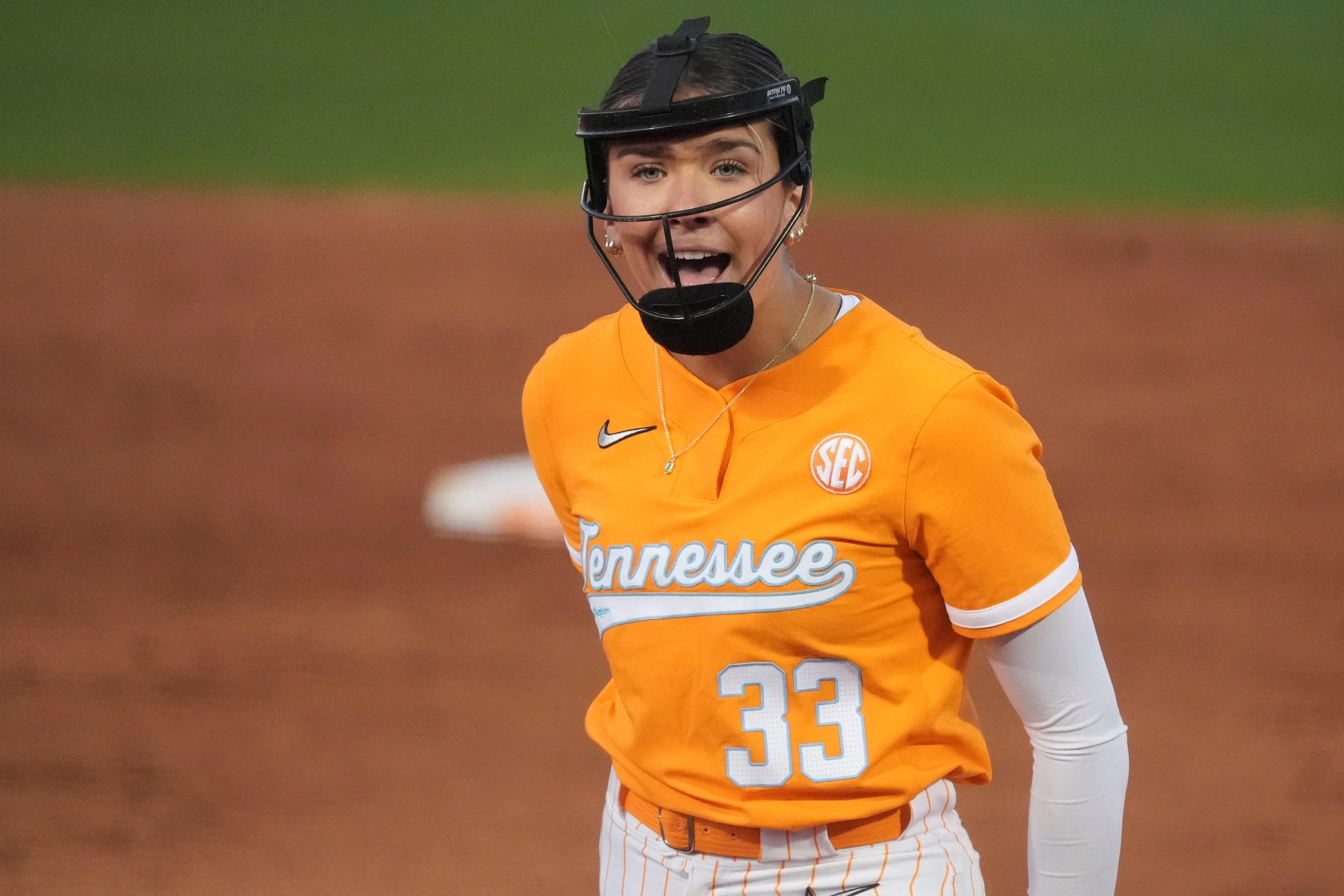 Erin Nuwer records second win for Tennessee softball in 2026