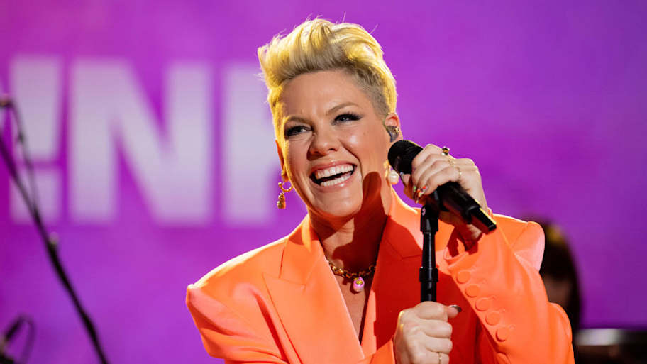 8 artists who turned down the Super Bowl halftime show