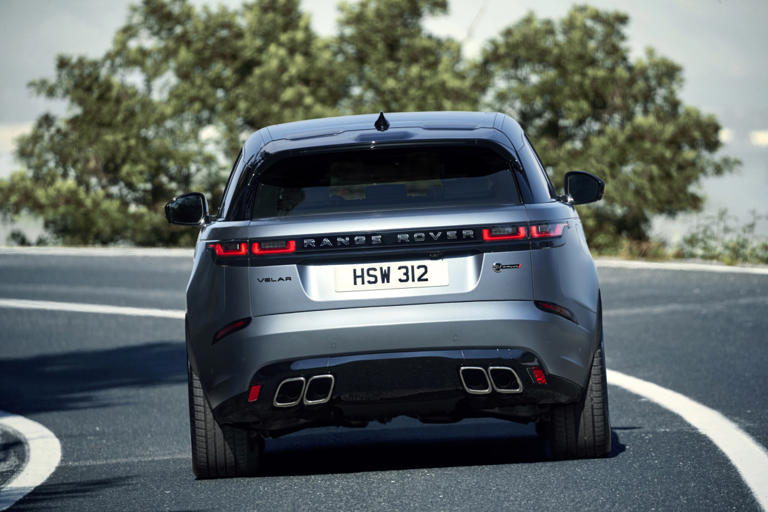 Range Rover confirms a new electric model between Evoque and Range Rover