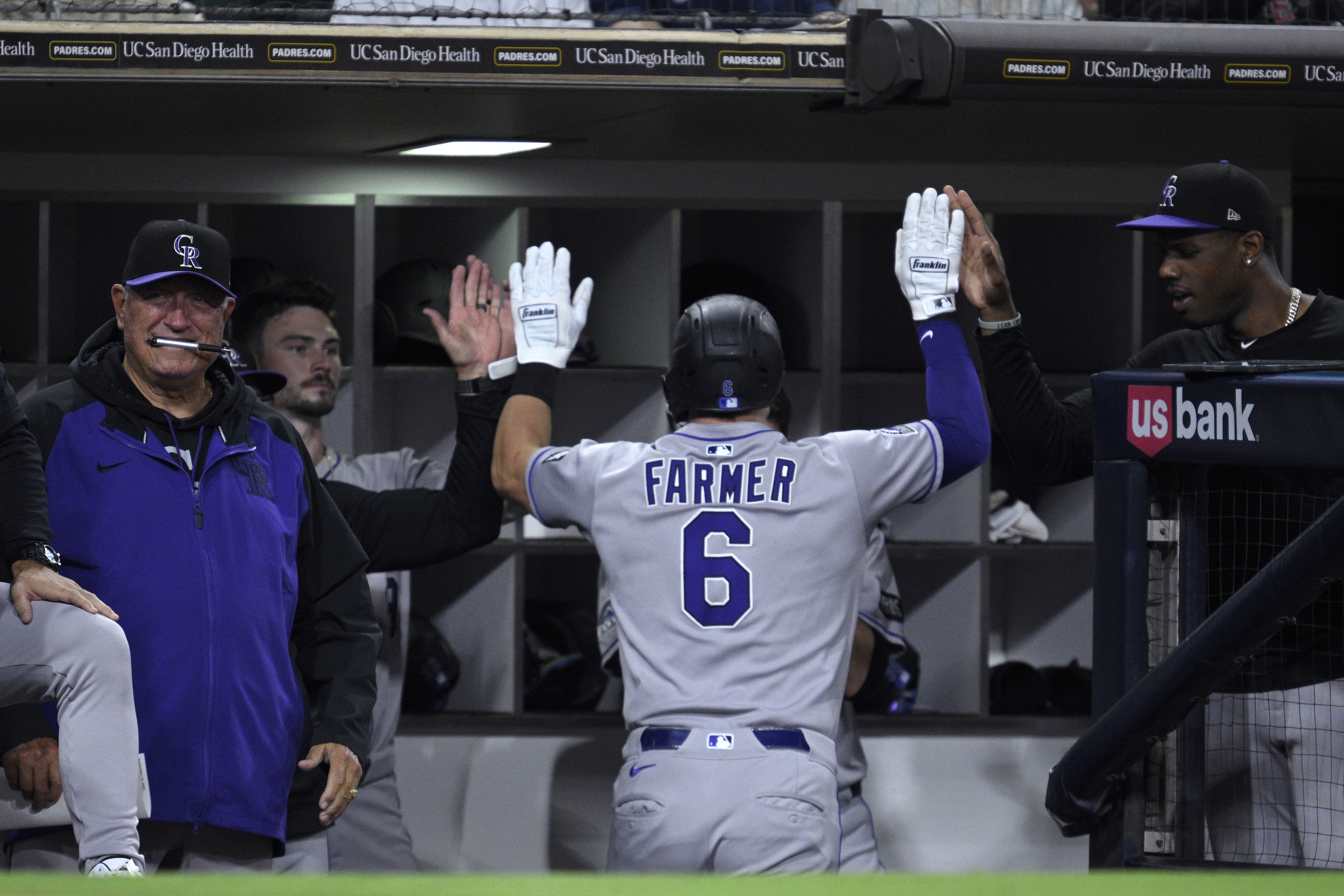 Braves news: Kyle Farmer added as NRI, broadcast update, and more<br><br>