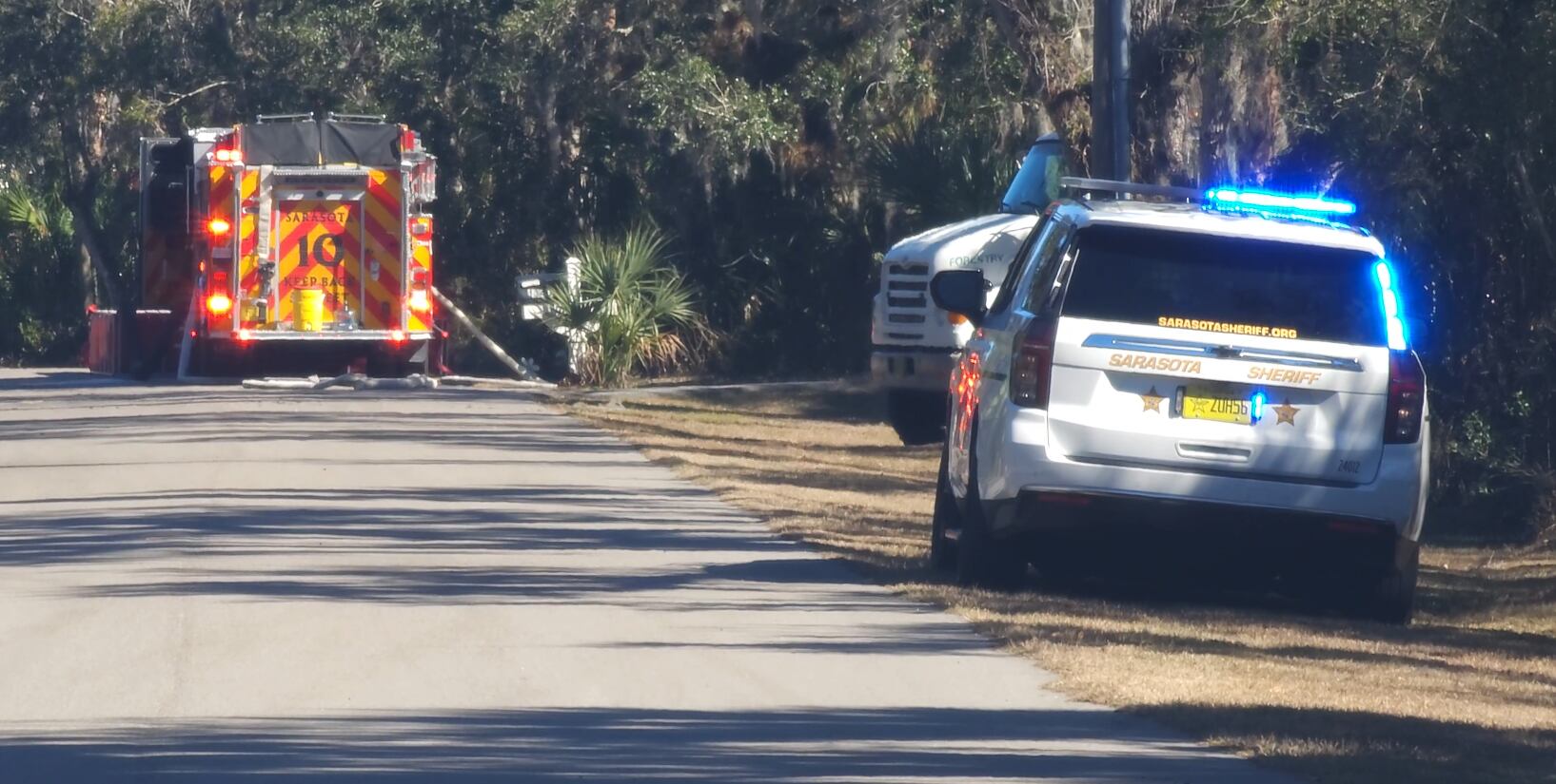 Saturday brush fire threatens structures in Sarasota County