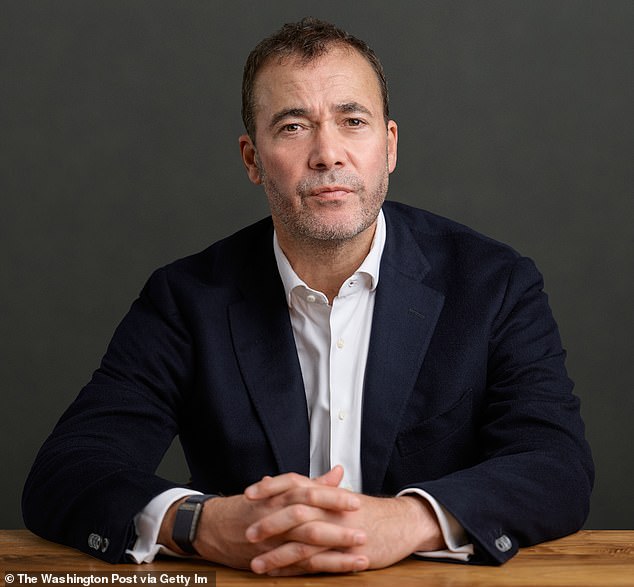 Jeff Bezos's choice to run Washington Post sensationally steps down ...