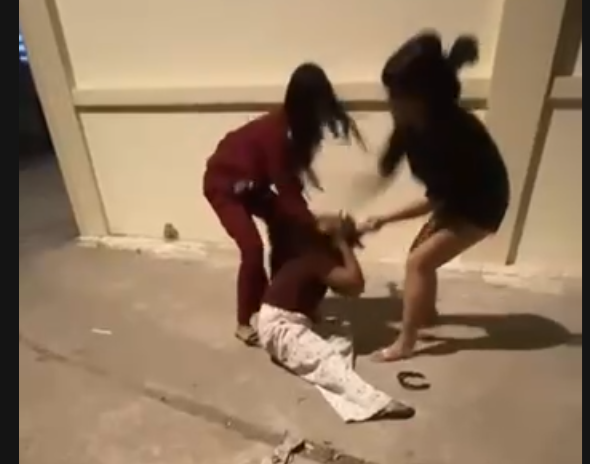 Clip nhóm người hành hung nữ học sinh trung học ở Hóc Môn gây bức xúc