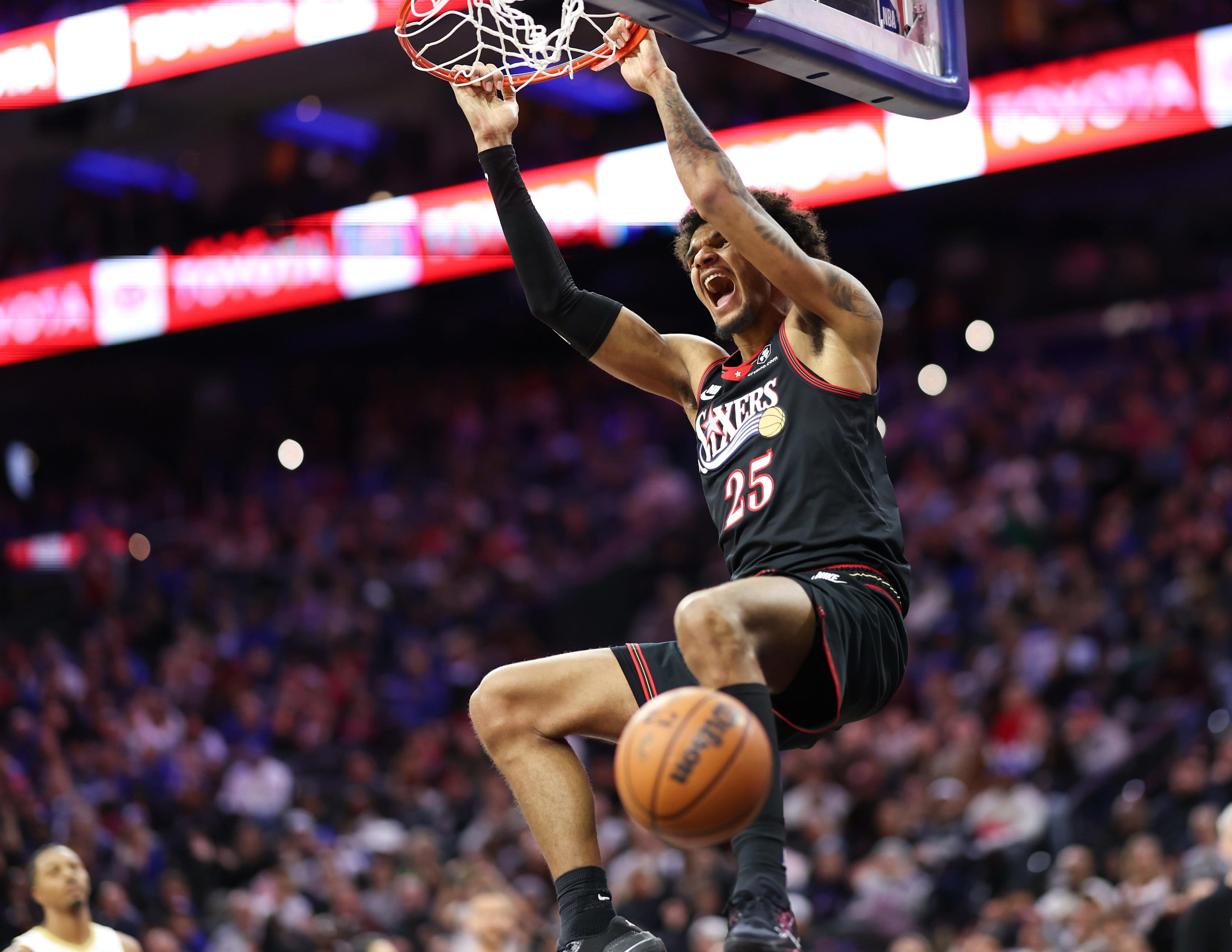 Reported details of Dominick Barlow's new Sixers contract emerge
