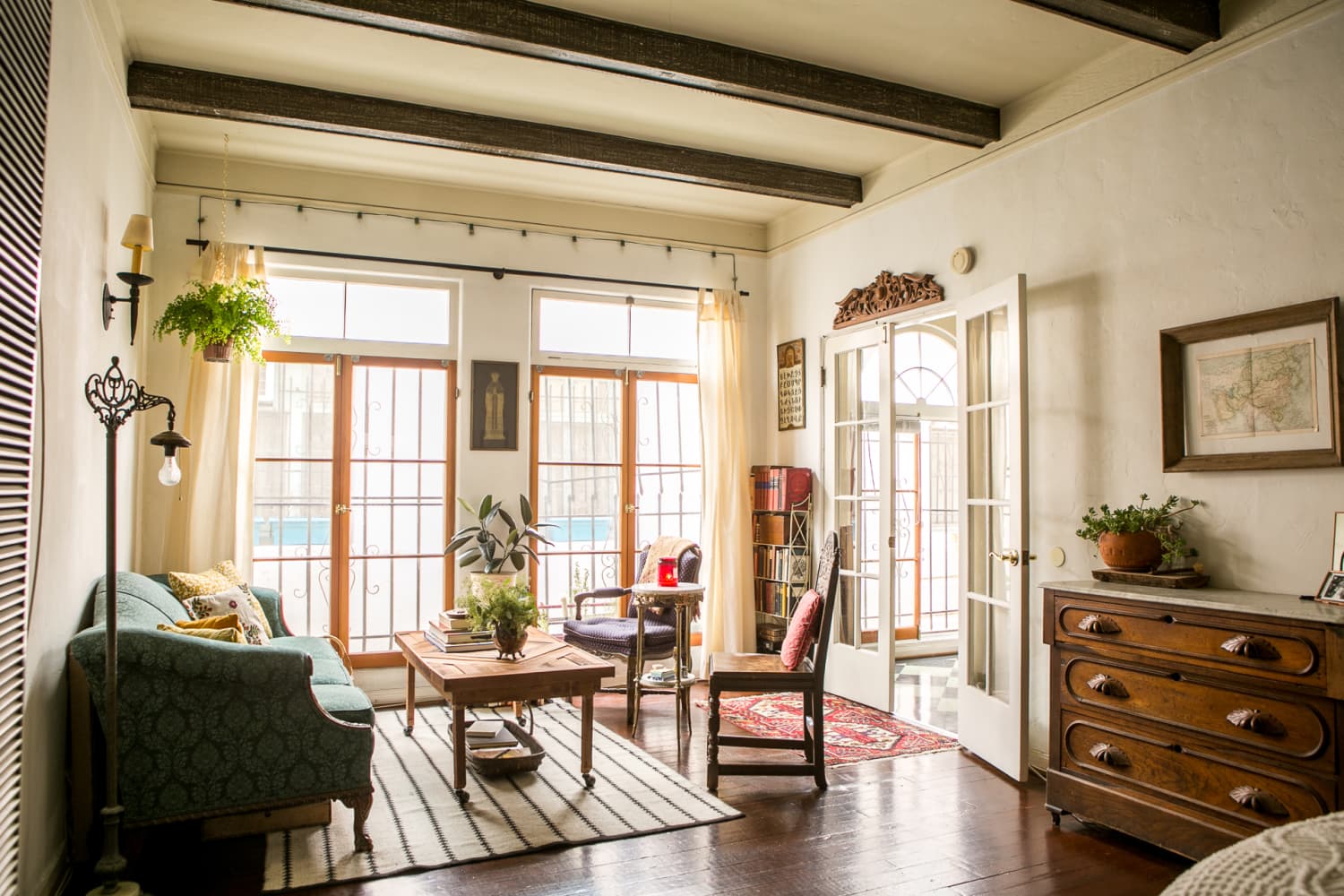 My most stylish friend swears by this simple decorating tip (it's genius)