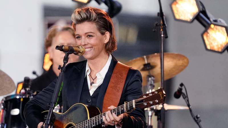 These 2 singers just performed at the Super Bowl. Now they’re coming to ...
