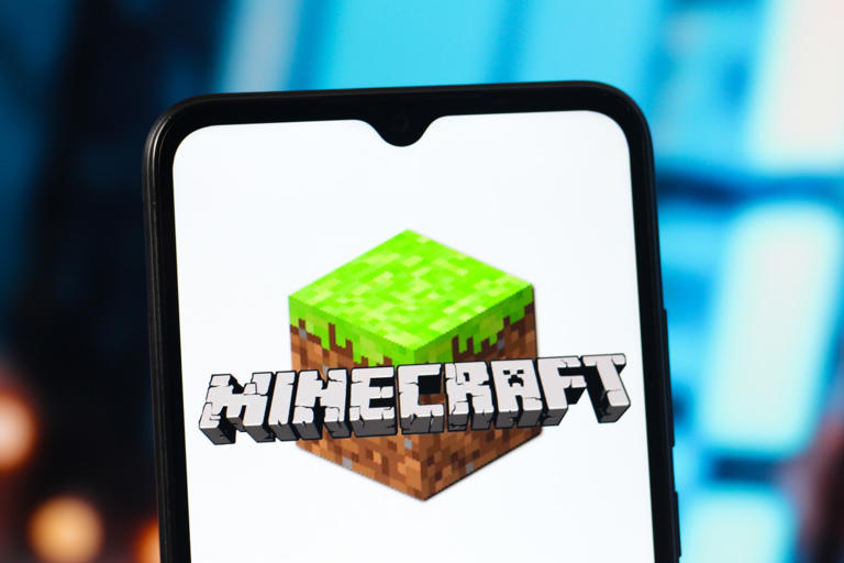 135 best Minecraft trivia questions for kids and adults