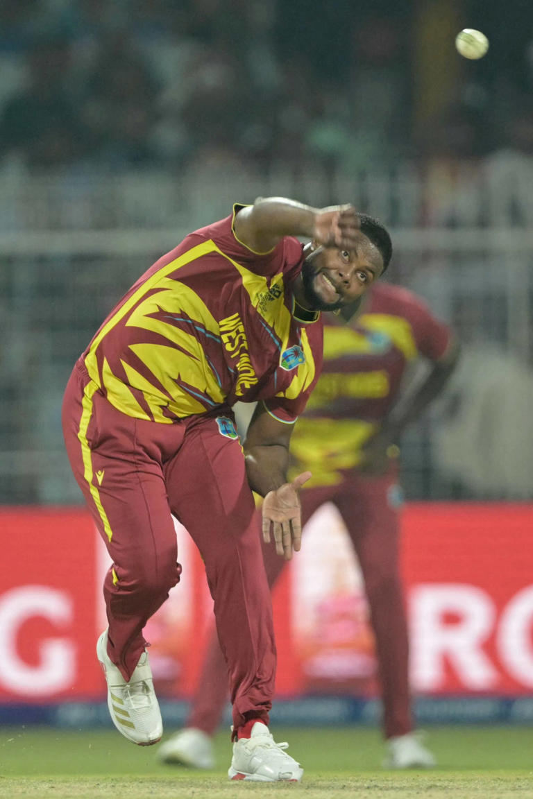 Pakistan beat Netherlands, India survive US scare in T20 World Cup