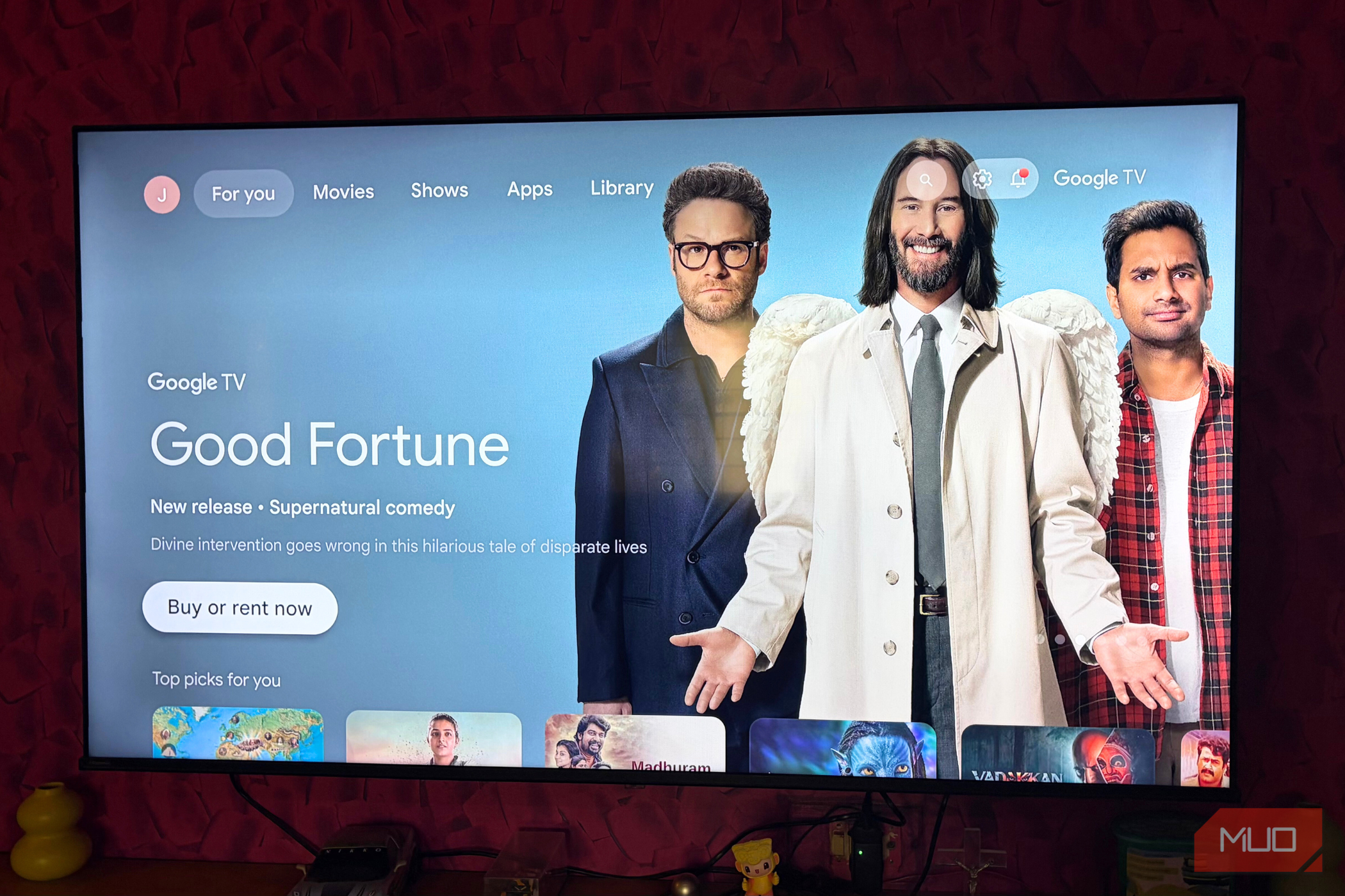 I replaced my smart TV's ad-heavy home screen with Projectivy Launcher ...