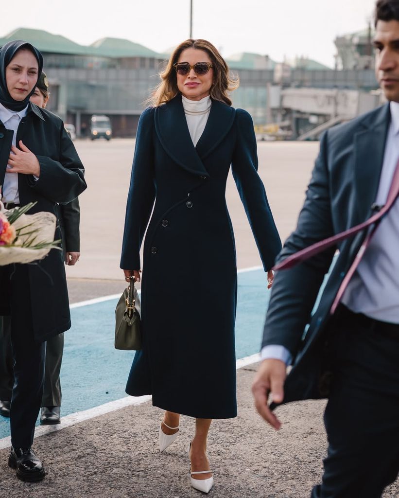 Rania de Jordania convierte Estambul en una pasarela con un look de más ...