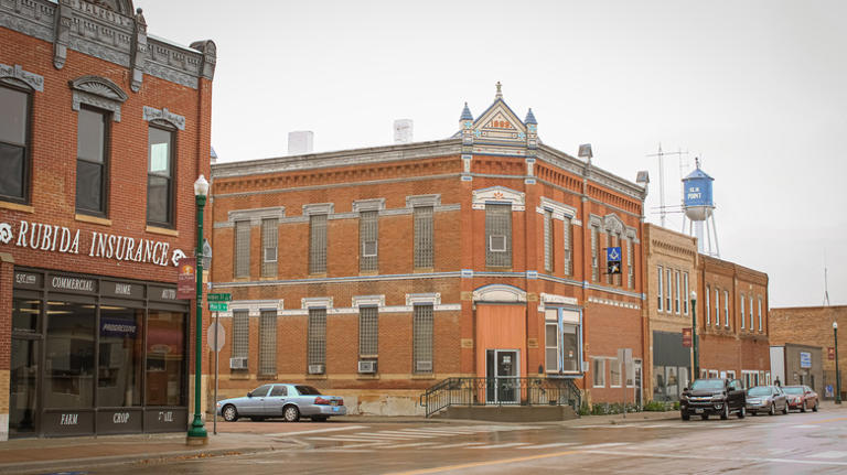 South Dakota's charming city just outside Sioux City has a walkable ...
