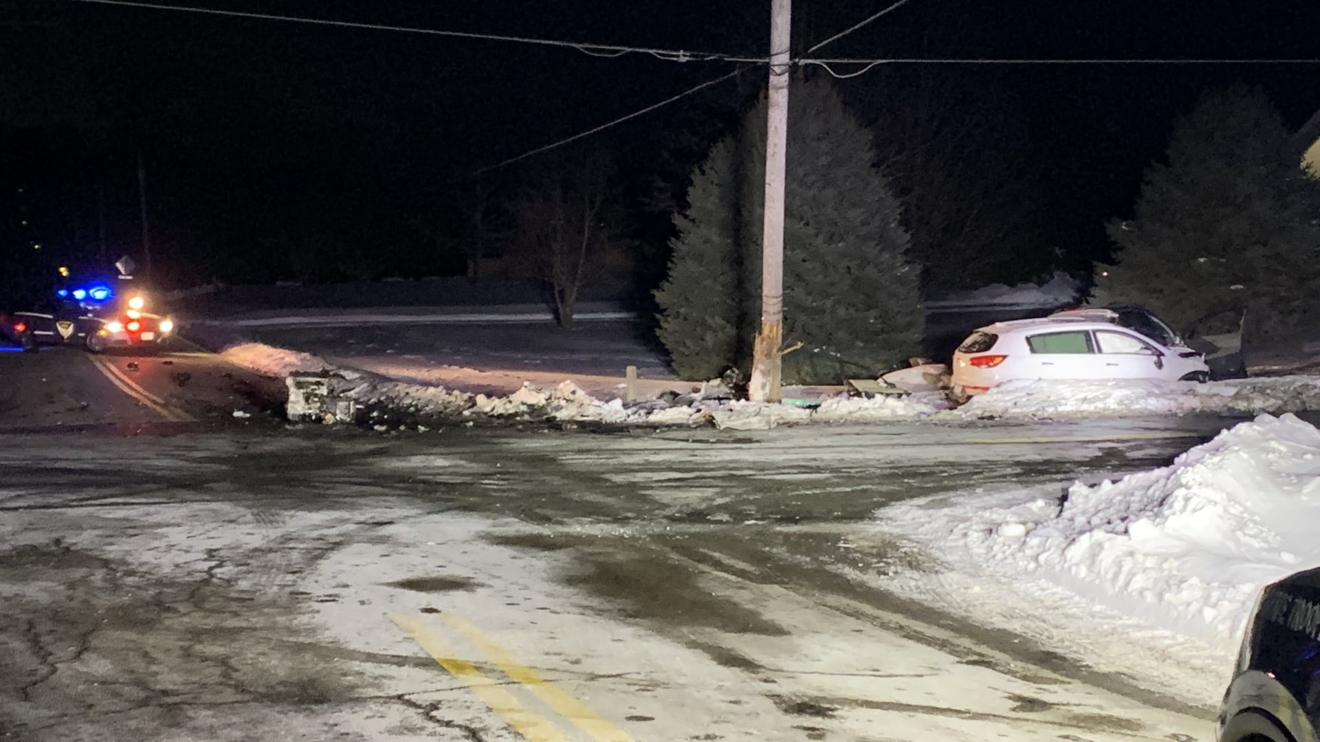 Officers, medics respond to reported stabbing in Dayton neighborhood