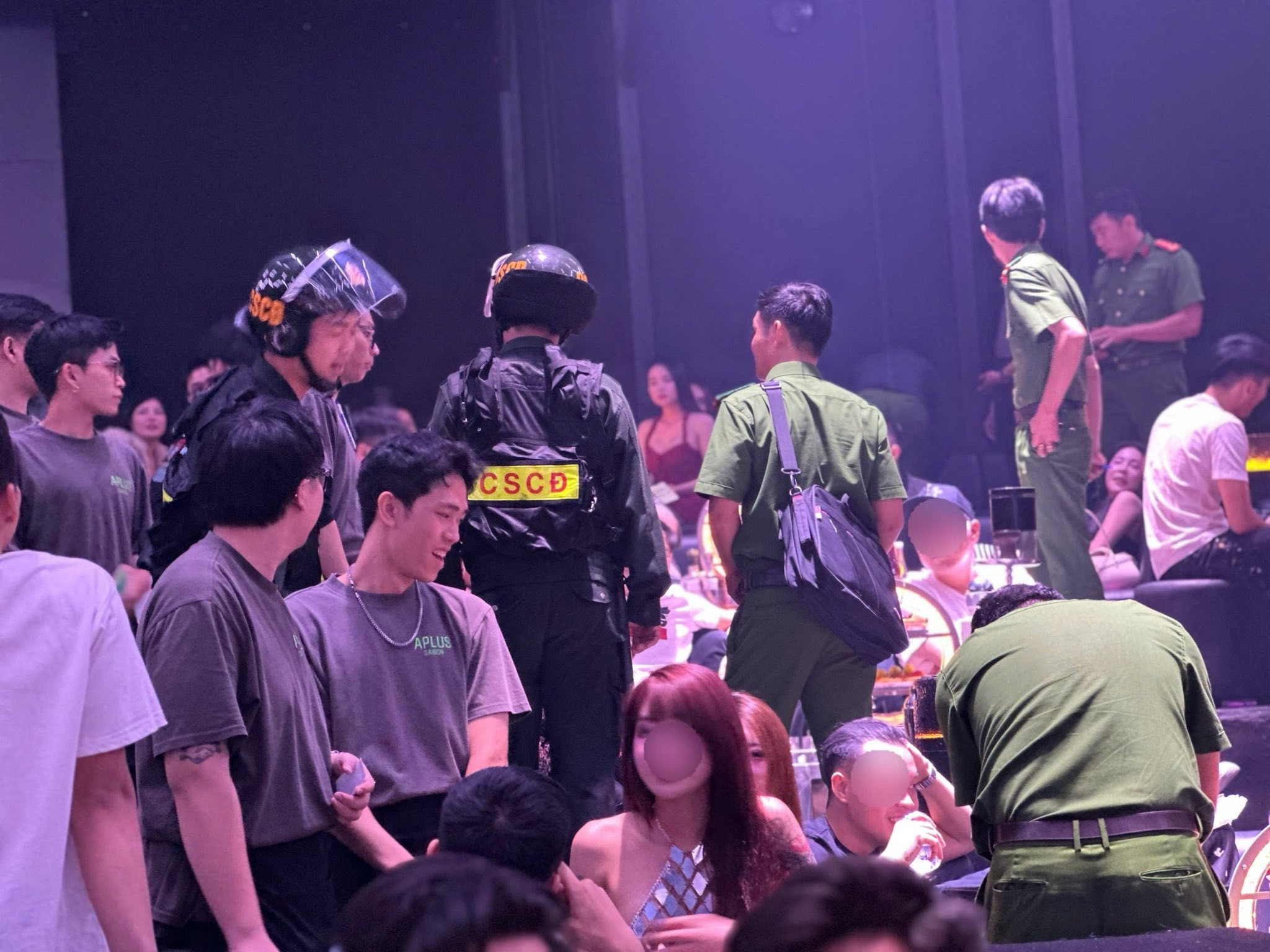 Trăm cảnh sát đột kích bar Aplus ở trung tâm TP HCM