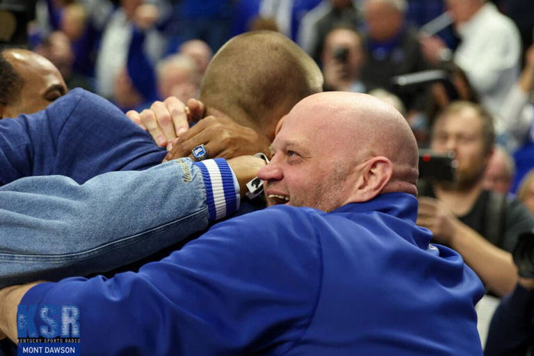 Watch: The 1996 team mobbed Mark Pope after Kentucky’s win over Tennessee