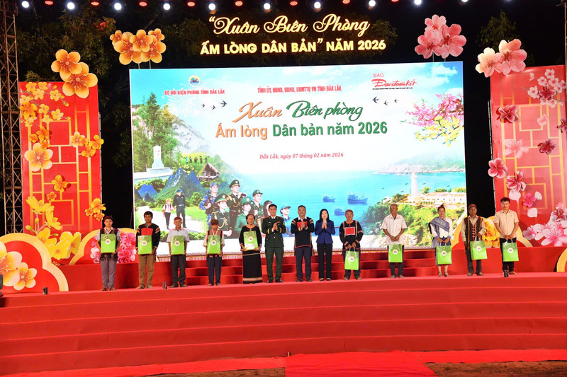 Ấm áp nghĩa tình quân - dân nơi biên giới Đắk Lắk