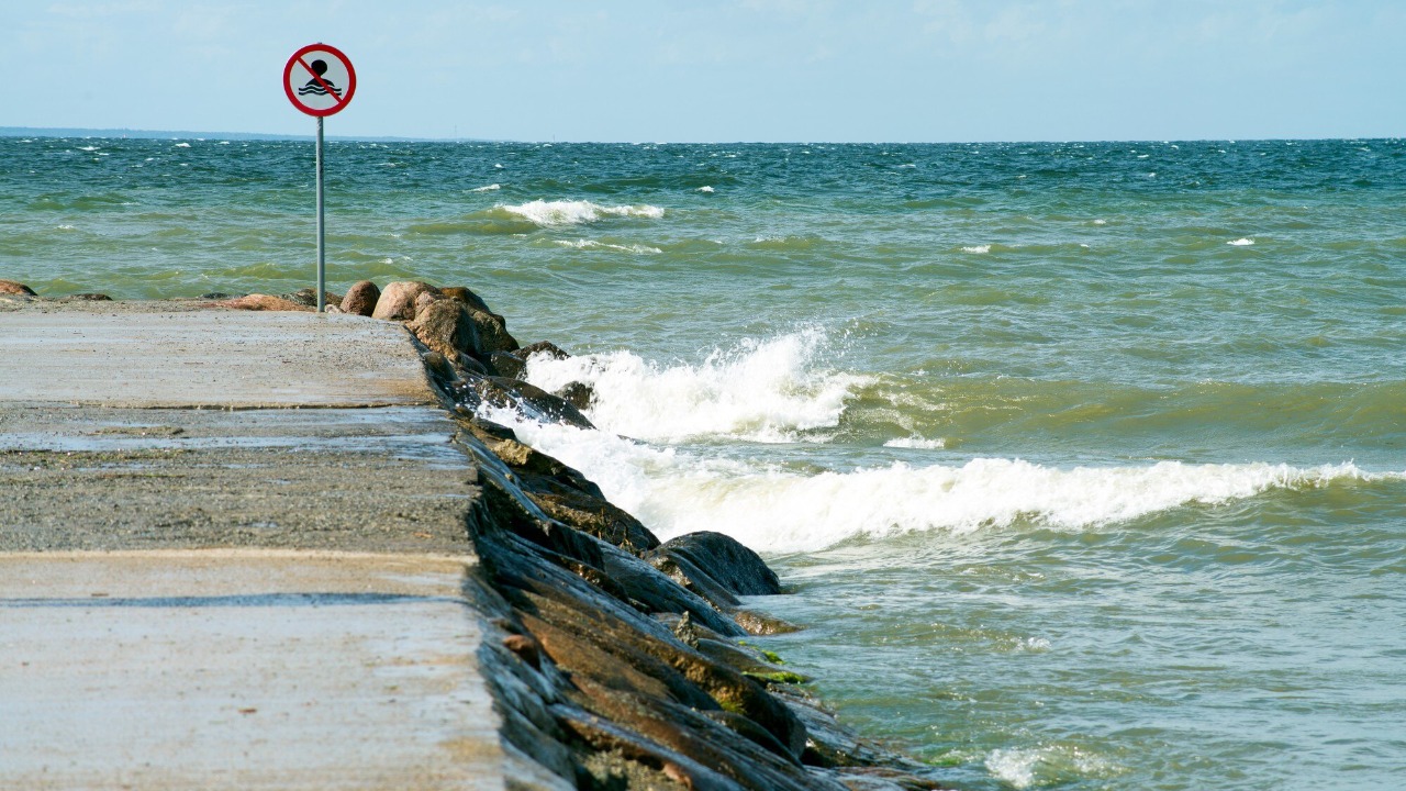 Bay Area on alert as dangerous waves slam coast in high surf advisory