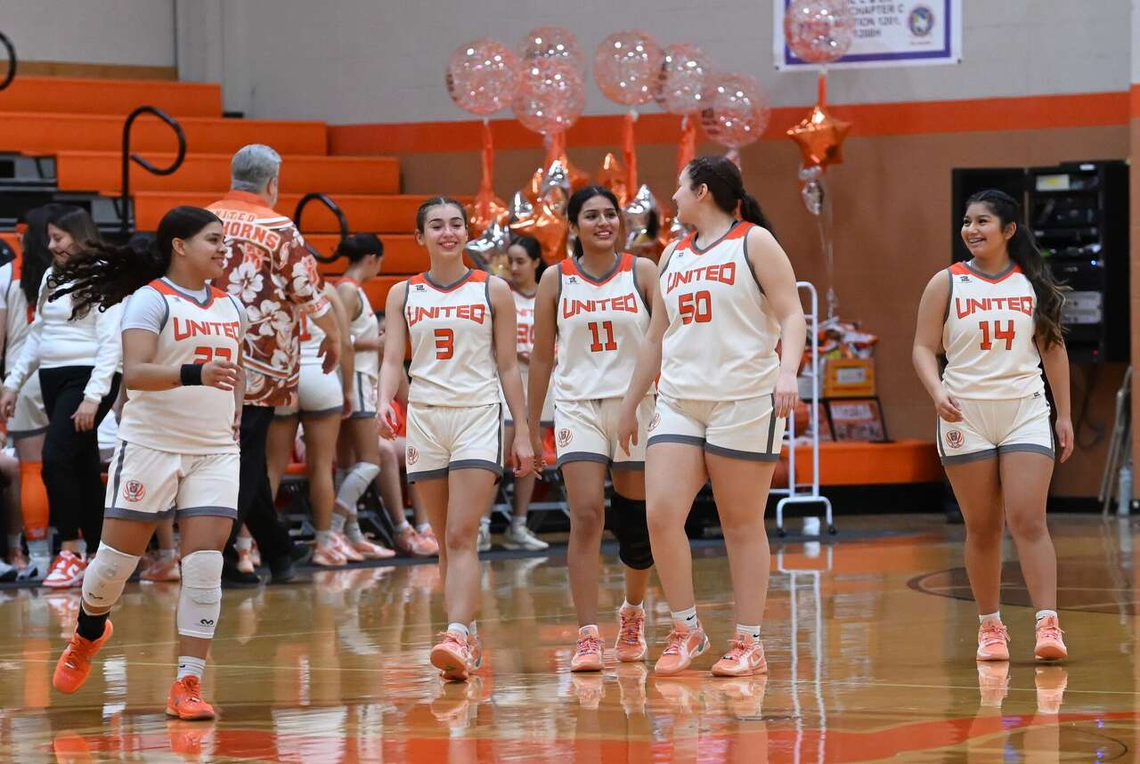Senior-led lineup powers United past LBJ
