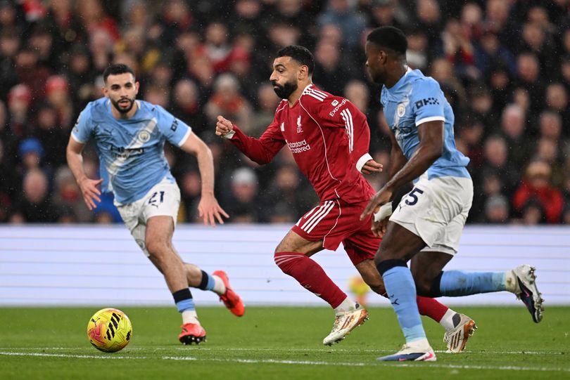 El Liverpool sancionó penalti a Mohamed Salah mientras el Manchester City entra en pánico ante la revisión del VAR