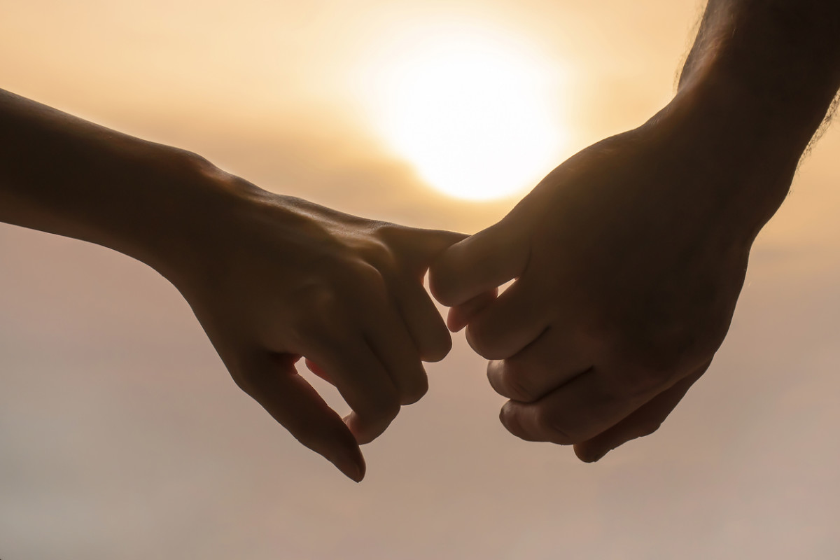Discover the meaning of twin flames and signs you've found yours