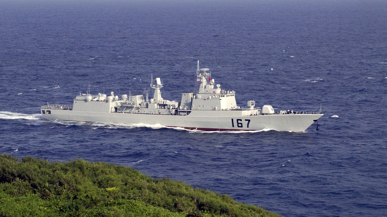 Chinese vessel slams into German spy plane in a clash<br>