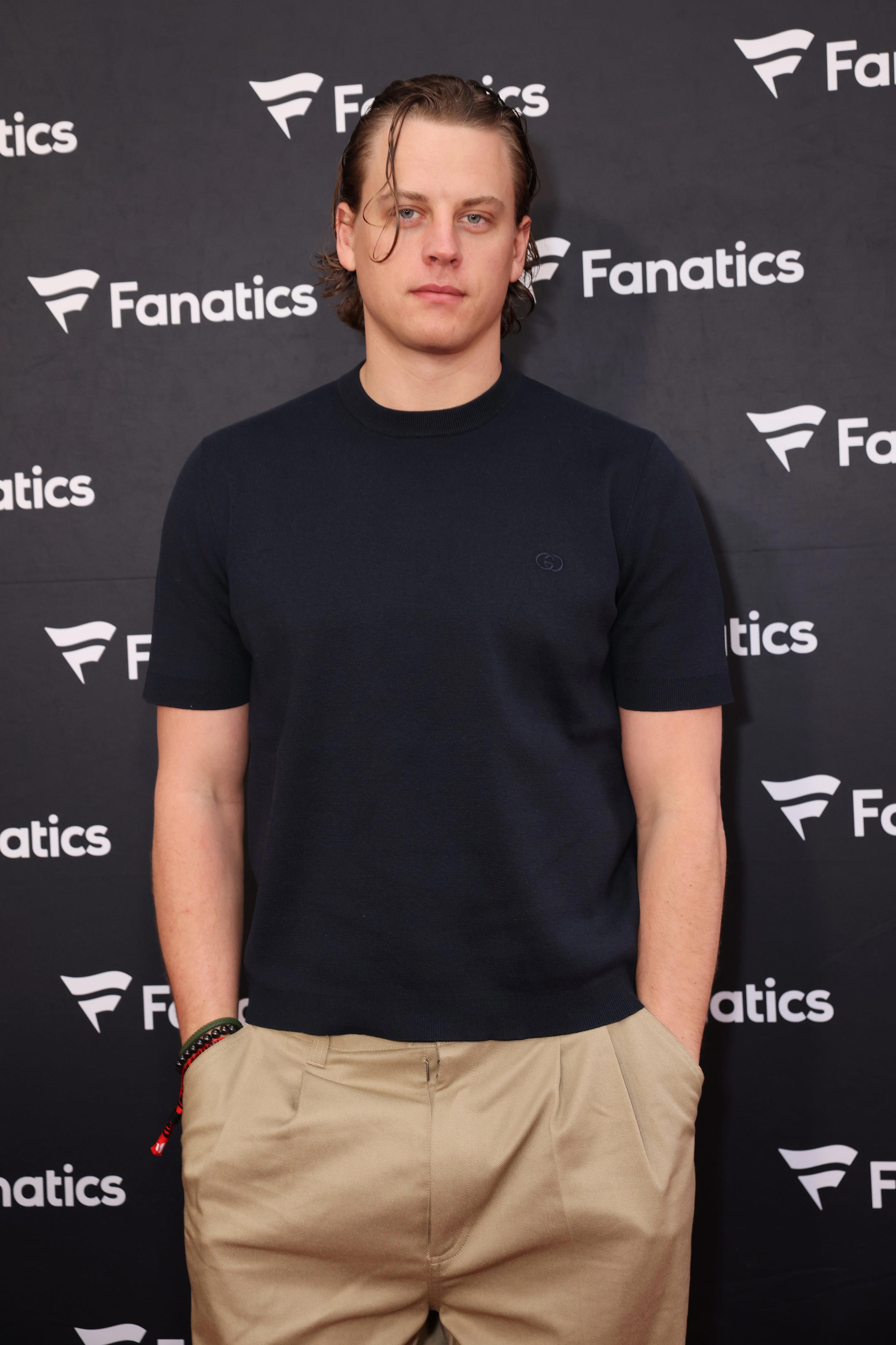 Report: Joe Burrow and Jessica Alba aren't dating. Why the duo was in Vegas